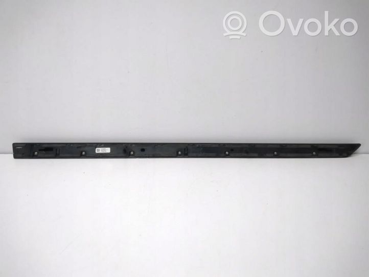 Volvo S90, V90 Takaoven lista (muoto) 31440103