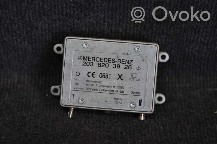 Mercedes-Benz CLK A209 C209 Amplificatore antenna 2038203926