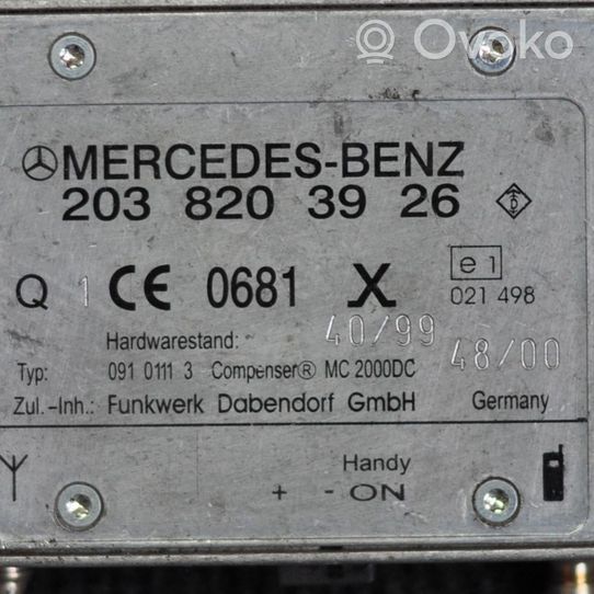 Mercedes-Benz CLK A209 C209 Pystyantennivahvistin 2038203926