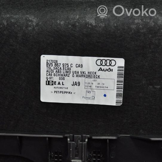 Audi A3 S3 8V Poszycie / Tapicerka tylnej klapy bagażnika 8V5867975C