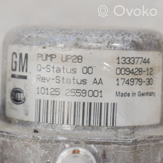 Opel Meriva B Vakuumo pompa 13337744