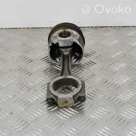 Volkswagen PASSAT CC Piston 038J