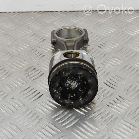 Volkswagen PASSAT CC Piston 038J