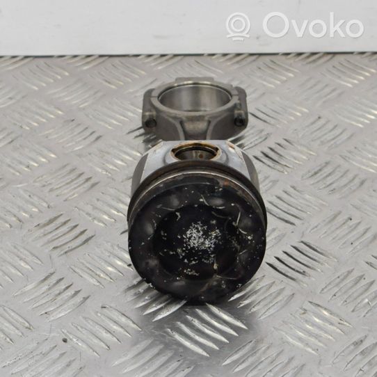 Volkswagen PASSAT CC Piston 038J