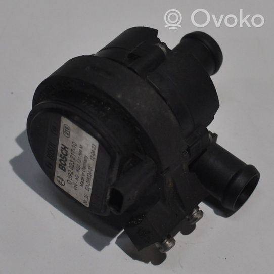 Audi A3 S3 8V Bomba auxiliar eléctrica de agua/refrigerador 5Q0121599M