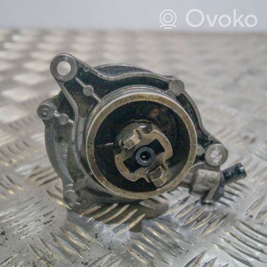 BMW 7 E65 E66 Vacuum pump 