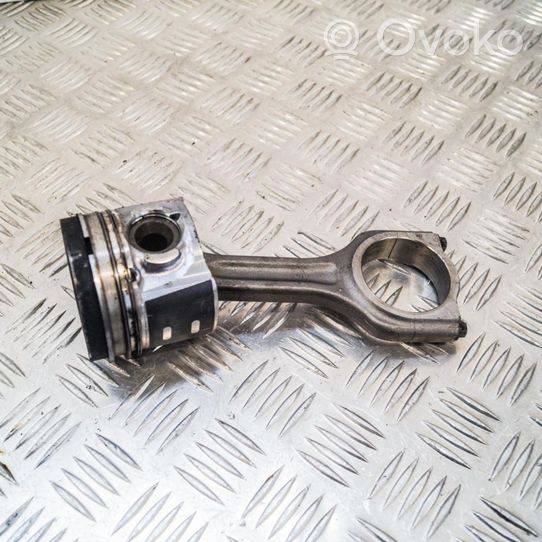 Ford Focus Piston 1699376