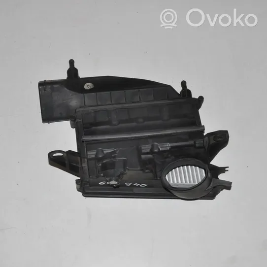 Mercedes-Benz ML W164 Ilmansuodattimen kotelo A6420900901