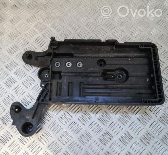 Audi A3 S3 8V Podstawa / Obudowa akumulatora 5Q0915321E