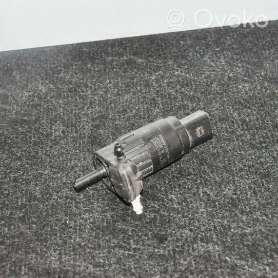 BMW X5 F15 Pompe de lave-glace de pare-brise 7317395