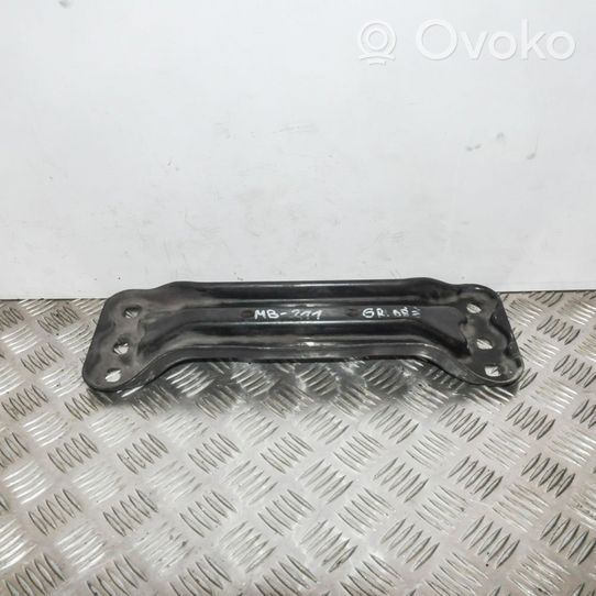 Mercedes-Benz E W211 Supporto di montaggio scatola del cambio A2112420601