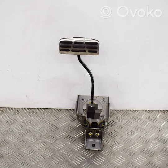 Hyundai Genesis Brake pedal 