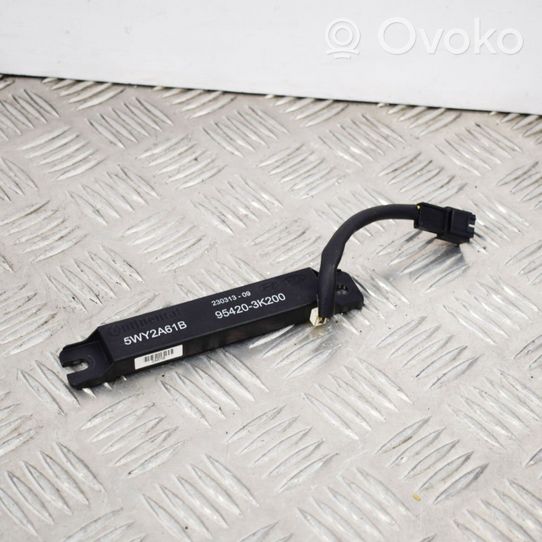 Hyundai Genesis Amplificatore antenna 954203K200