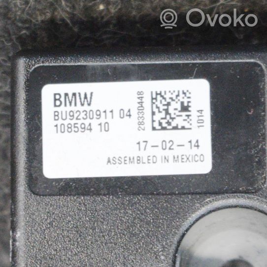 BMW 2 F22 F23 Antenas pastiprinātājs 9230911