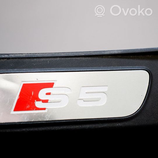 Audi A5 Sportback 8TA Takaoven kynnyksen suojalista 