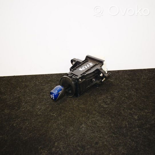 Toyota Prius (XW50) Gear shifter/selector 75G202
