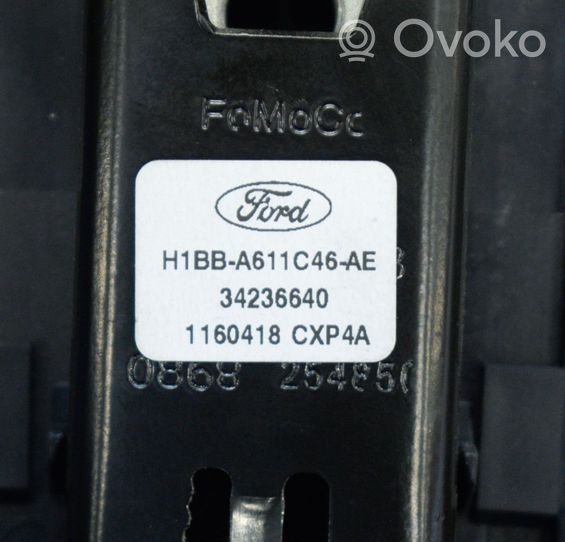 Ford Fiesta Réglage de la hauteur de la ceinture de sécurité H1BBA611C46AE