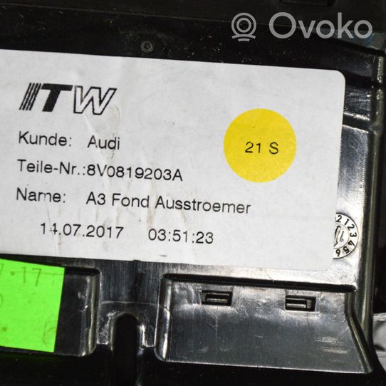 Audi A3 S3 8V Dysze / Kratki nawiewu deski rozdzielczej 