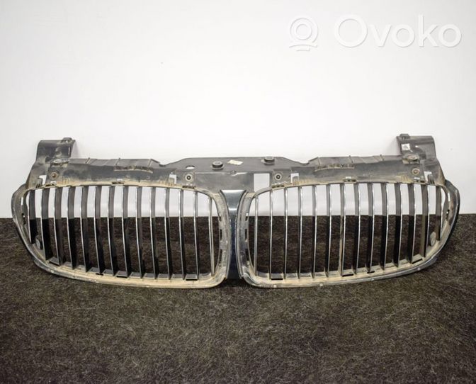 BMW 7 E65 E66 Grille calandre supérieure de pare-chocs avant 7145738