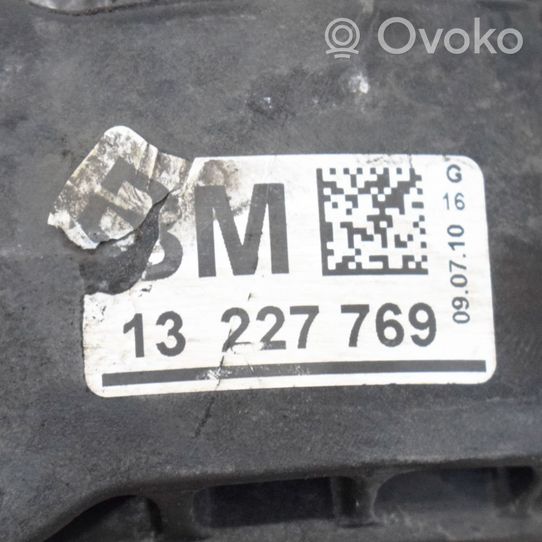 Opel Insignia A Pagalvė pavarų dėžės 13227769