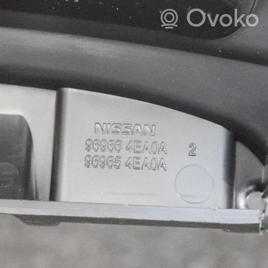 Nissan Qashqai Uchwyt na kubek deski rozdzielczej 