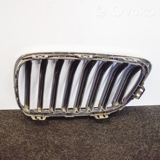 BMW 2 F22 F23 Grille inférieure de pare-chocs avant 