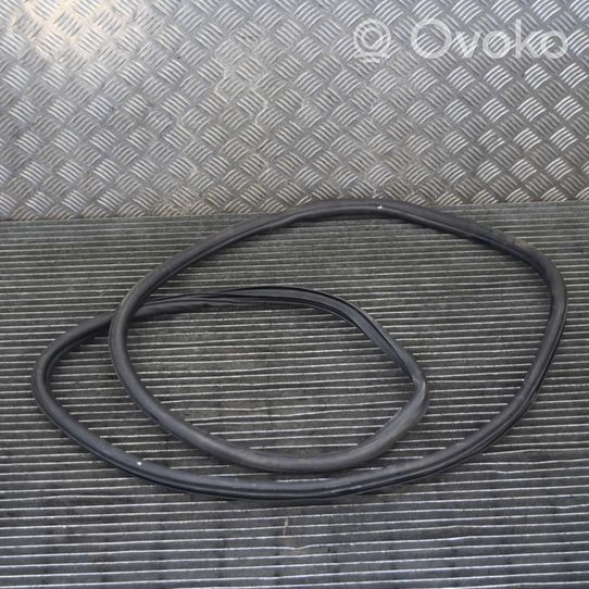 Opel Mokka X Rubber seal rear door 