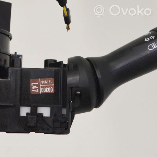 Toyota Yaris Leva/interruttore dell’indicatore di direzione e tergicristallo 892450D020