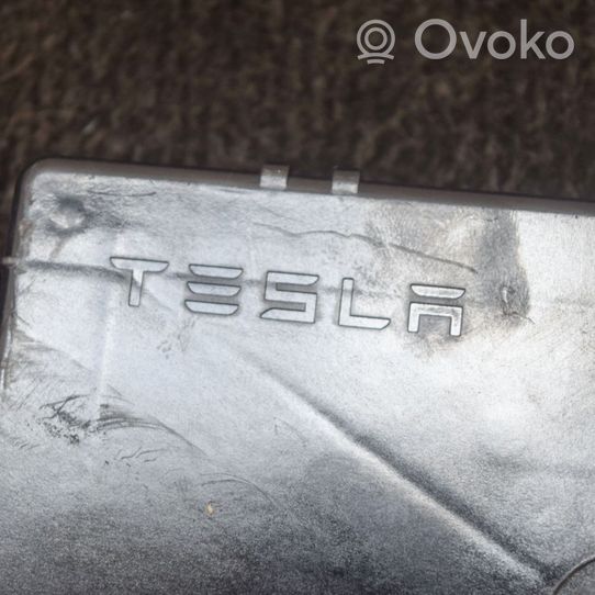 Tesla Model S Jousituksen ohjainlaite/moduuli 106098903B