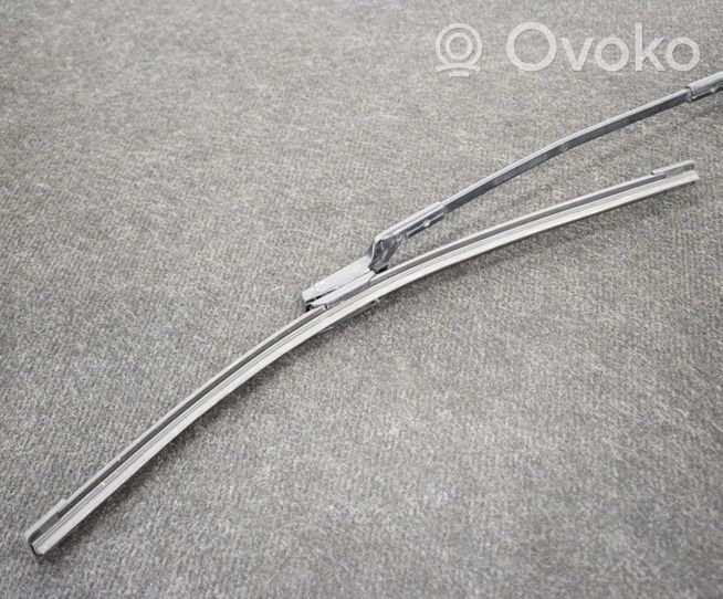 Volkswagen PASSAT B7 Windshield/front glass wiper blade 3C1955410B