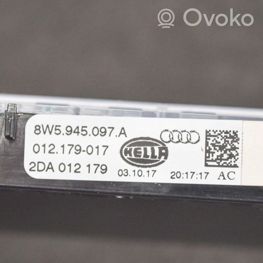 Audi A4 S4 B9 Trzecie światło stop 8W5945097A