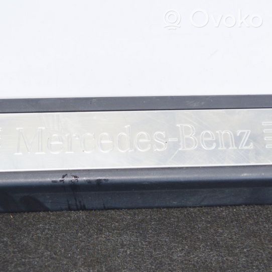 Mercedes-Benz E A207 Set di rifiniture davanzale (interno) A2076800135