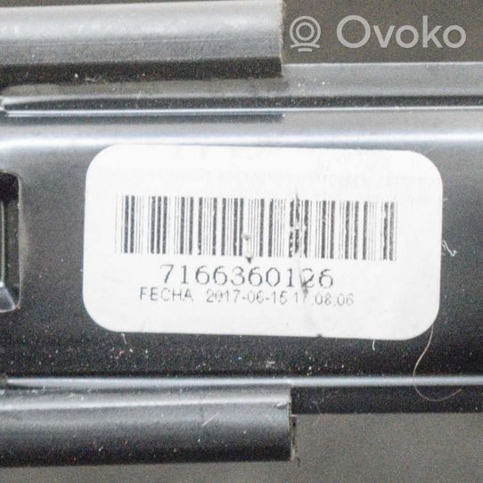 Tesla Model X Ajustador de altura del cinturón de seguridad 7166360126