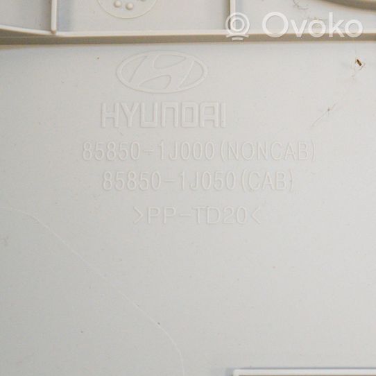 Hyundai i20 (PB PBT) D-pilarin verhoilu (alaosa) 858501J000