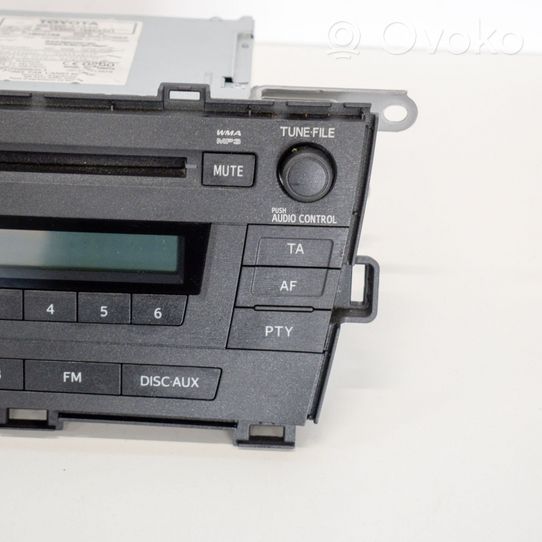 Toyota Prius (XW30) Panel / Radioodtwarzacz CD/DVD/GPS 8612047340