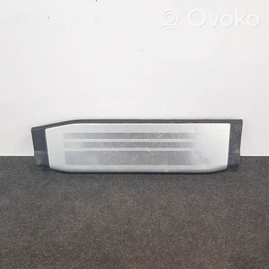 Toyota Hilux (AN10, AN20, AN30) Rivestimento del sottoporta delle minigonne laterali 679170K020