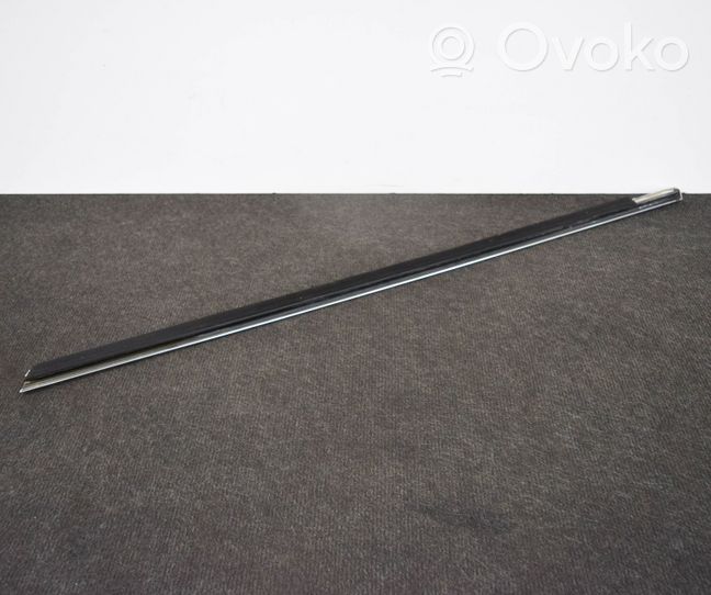 Volvo XC70 Door glass trim 