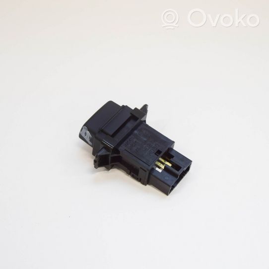 Honda CR-V Tailgate/boot open switch button M20419