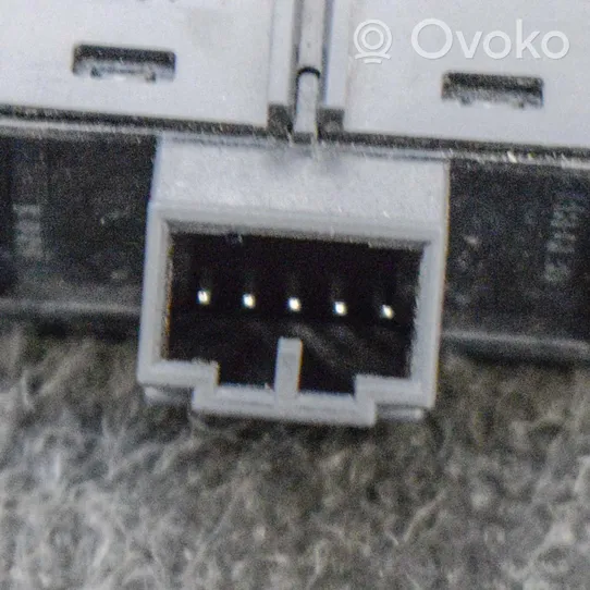 Volvo XC40 Otros interruptores/perillas/selectores 31456156