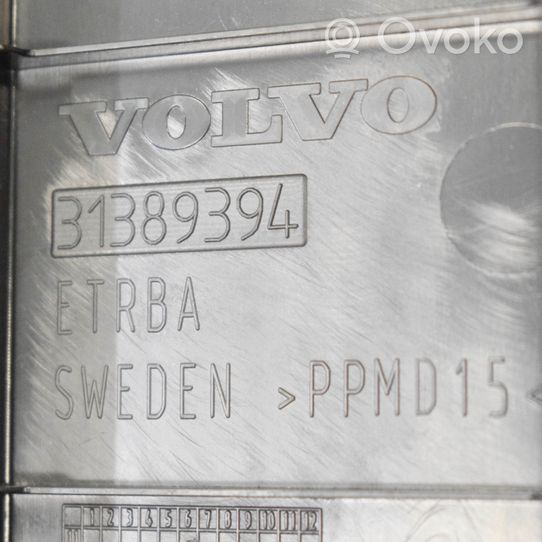Volvo V40 Garniture de section de roue de secours 31389394