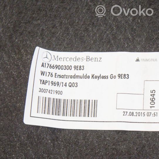 Mercedes-Benz A W176 Element schowka koła zapasowego A1766900300