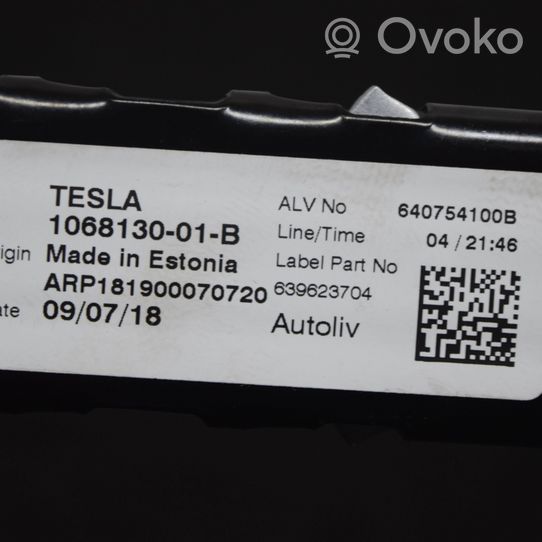 Tesla Model 3 Turvavyön korkeudensäädin 640754100B