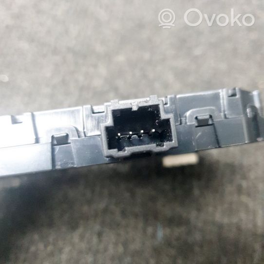 Tesla Model 3 Moduł / Sterownik USB 110203300A