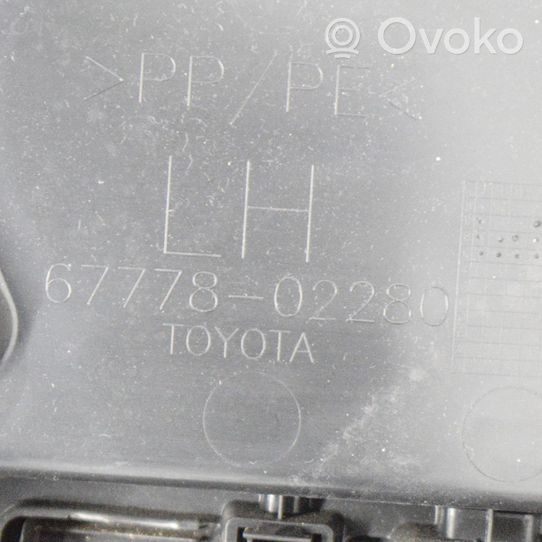 Toyota Auris E180 Apmušimas priekinių durų (obšifke) 6777802280