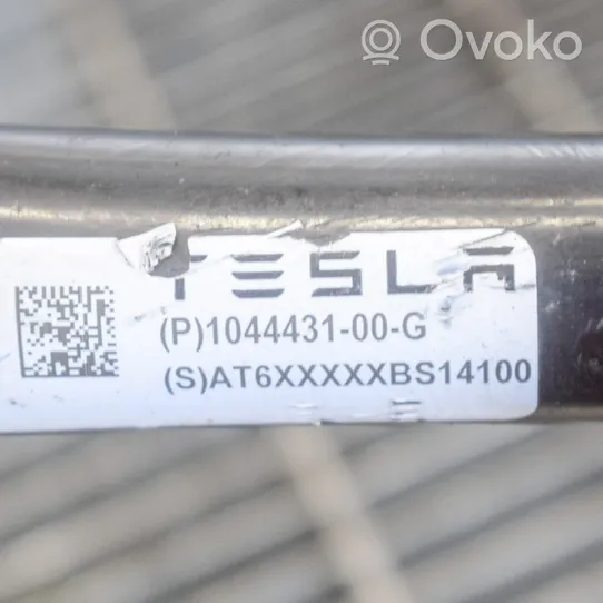 Tesla Model 3 Triangle bras de suspension supérieur arrière 104443100G