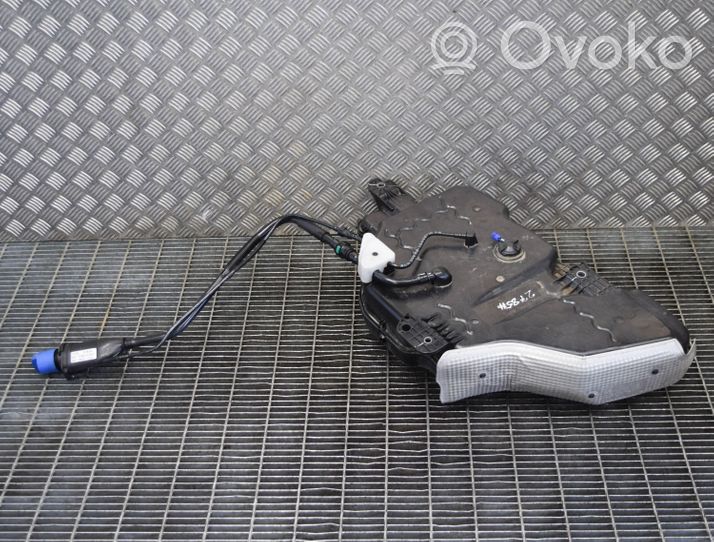 Audi Q3 8U Zbiornik płynu AdBlue 8U0131963A