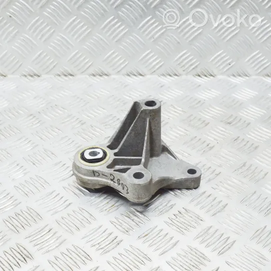 Ford Focus Engine mount bracket 