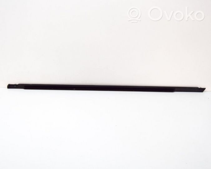 Volvo XC40 Door glass trim 