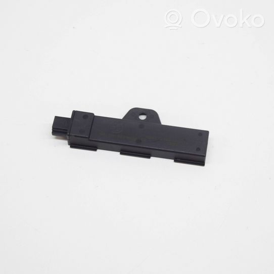 BMW 2 F46 Antena wewnętrzna 9220832