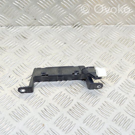 Toyota Auris E180 Antenne intérieure accès confort 8999730070